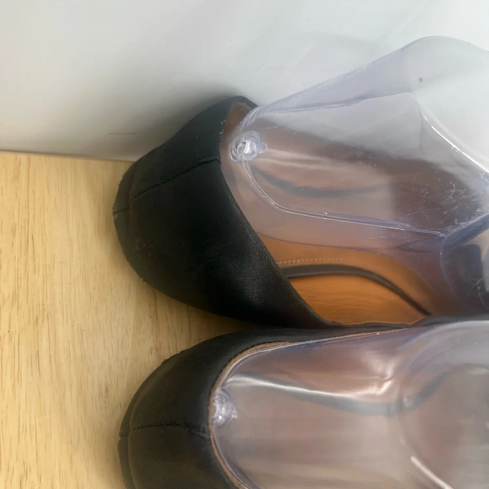 Tory Burch Black Loafers with Gold Emblem
